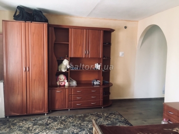 Mieten Sie ein billiges Apartment mit einem Schlafzimmer auf der Straße Medical