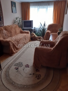 Mieten Sie eine Wohnung mit zwei Schlafzimmern in der Straße Hotkevich