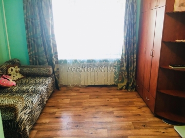 Mieten Sie eine schöne und preiswerte Wohnung mit einem Schlafzimmer in der Straße Mazepa