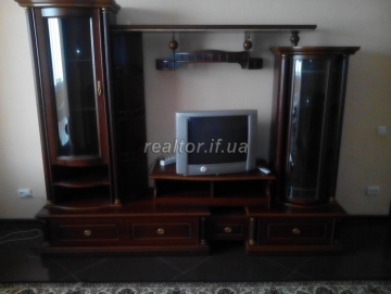 Rent three-room apartment on the street Halytska