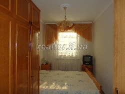 Renting three-room flat in the area of beekeeping