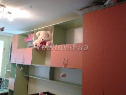 Three-room flat with furniture repair appliances and individual heating