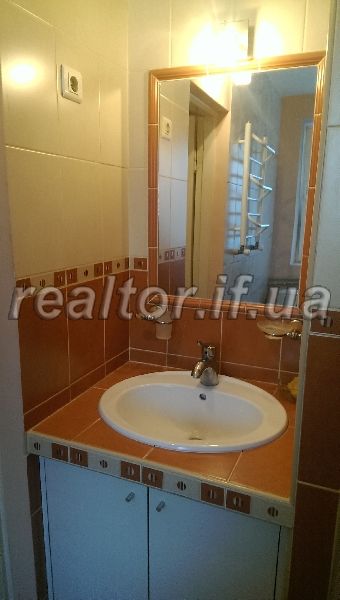 zdam_2-kh_kimnatnu_kvartyru_na_stometrivtsi_z_usima_udobstvamy_i_tekhnikoyu_9795_10_1451222294.jpg
