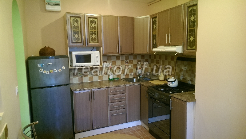 zdam_2-kh_kimnatnu_kvartyru_na_stometrivtsi_z_usima_udobstvamy_i_tekhnikoyu_9795_16_1451222296.jpg