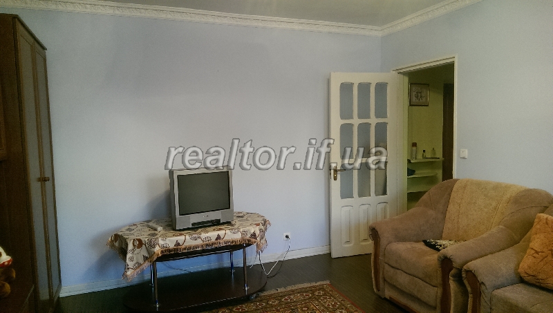 zdam_2-kh_kimnatnu_kvartyru_na_stometrivtsi_z_usima_udobstvamy_i_tekhnikoyu_9795_4_1451222292.jpg